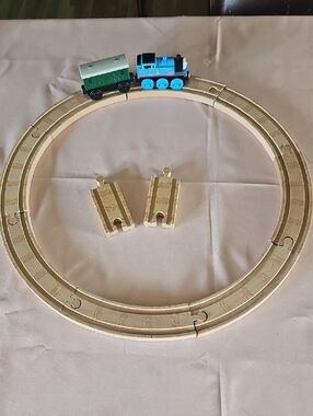 Thomas & Friends Thomas the Train, Baggage Car and Wooden Railway Track Bundle